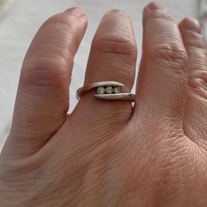 14k white gold and diamond ring